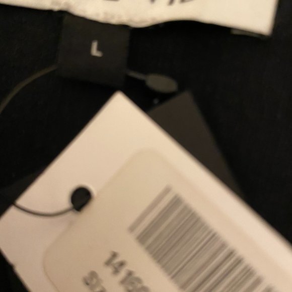 Luxury Apparel - Picture 6 of 7